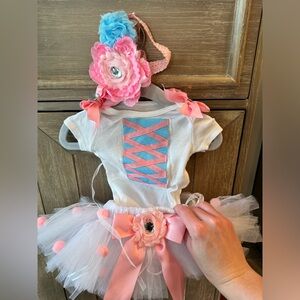 Little Bo Peep Halloween costume. Includes onesie, skirt, headband. Worn once.